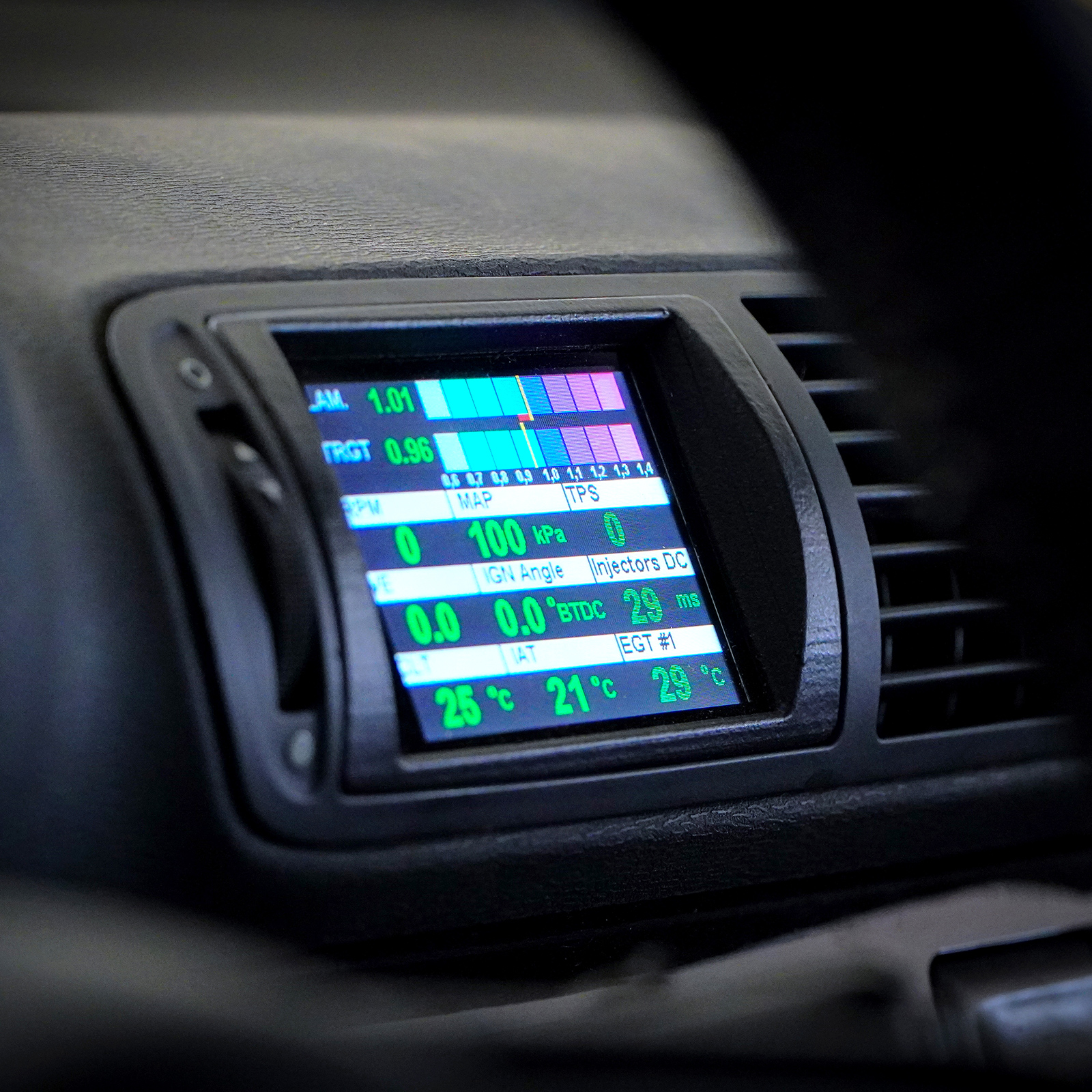 MFD32 Gen2 till Seat Leon/Cupra 1M LHD  mittlere Lüftung