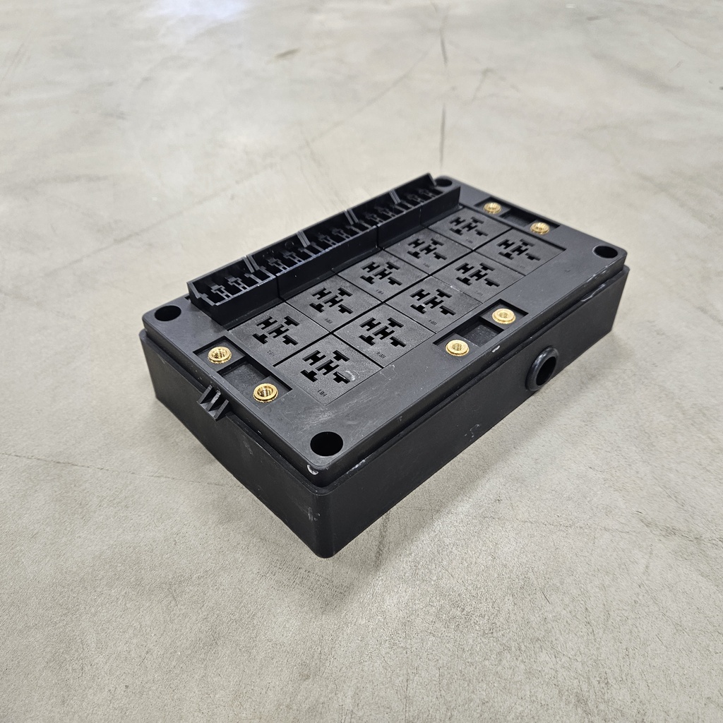 Hurricane Relä och säkringscentral RB10 (Bottenmontage)