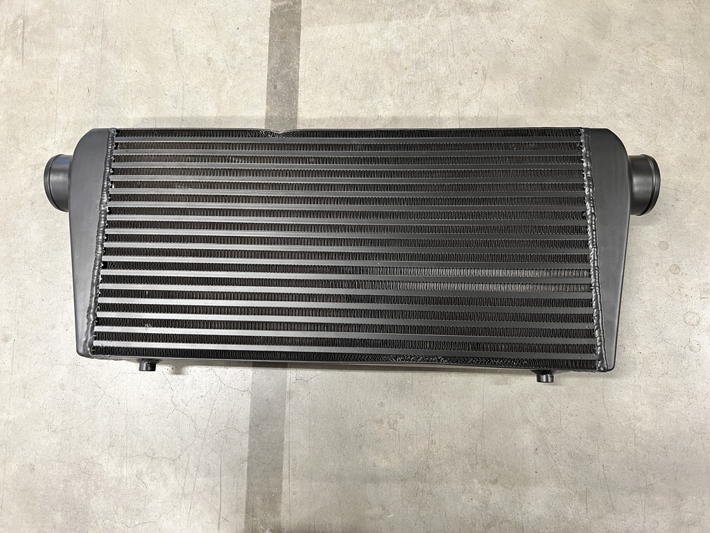 Hurricane Intercooler Svart 3´ anslutningar (78cm bred)
